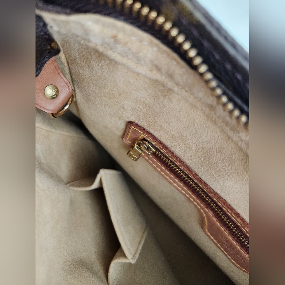 Amazing Condition! LV Monogram Looping GM Shoulder Bag. - Picture 8 of 16